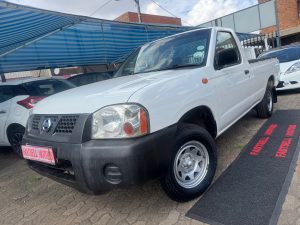 2014 Nissan NP300 2.0i LWB