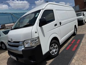 2015 TOYOTA QUANTAM 2.7i PANEL VAN LWB